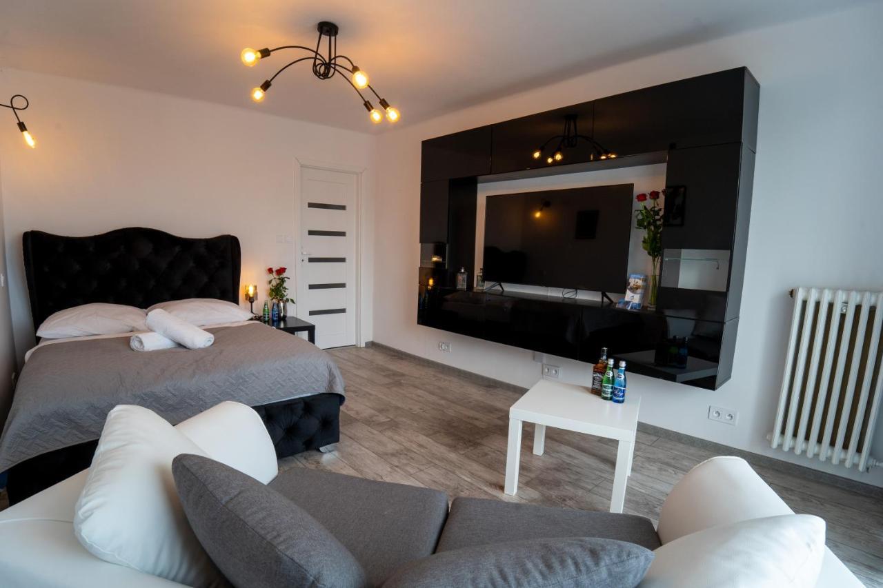 מילץ' Apartament Nero מראה חיצוני תמונה